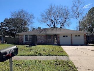 13611 Elm Ct, Sugar Land, TX 77498