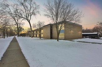 15075 Hubbard St Unit 5, Livonia, MI 48154