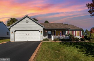 95 Springhouse Dr, Myerstown, PA 17067