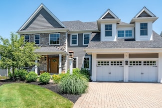 23 Covered Bridge Ln, Wayland, MA 01778