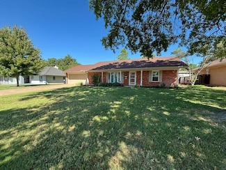 2002 Seneca Ave, Enid, OK 73703