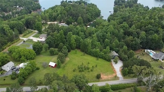 9015 Fairview Church Rd, Seneca, SC 29672