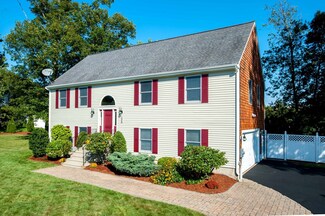 134 Montaup St, Somerset, MA 02726