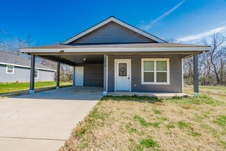 1212 Booker St, Commerce, TX 75428