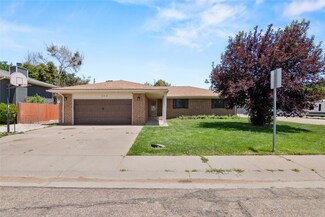200 Dickinson St, Lakin, KS 67860
