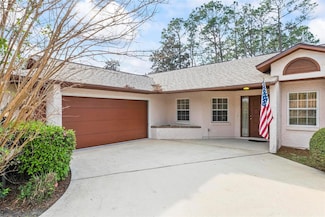 18 Wellesley Ln, Palm Coast, FL 32164