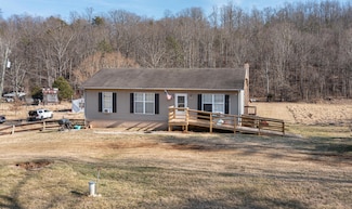 940 Ridgeway Dr, Troutville, VA 24175
