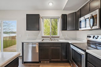 930 Waters Edge Ct, Marshall, WI 53559