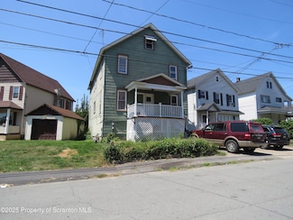 16 Hospital St, Carbondale, PA 18407