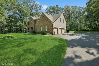 2803 Rose Ave, McHenry, IL 60050