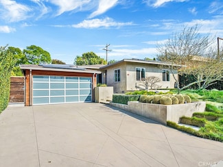 418 Saint Andrews Rd, Newport Beach, CA 92663