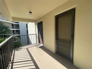 2312 S Cypress Bend Dr Unit 410C, Pompano Beach, FL 33069