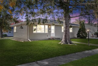 109 27th Avenue Dr SW, Cedar Rapids, IA 52404