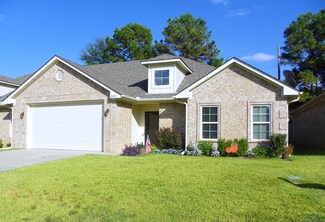 2202 Woodgrove Ln, Longview, TX 75605