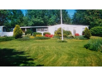 35 Willow Rd, Newton, NH 03858