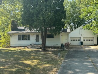 8866 Bellefontaine Rd, New Carlisle, OH 45344