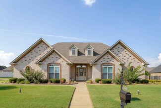 322 Wheaton Dr, Florence, AL 35633