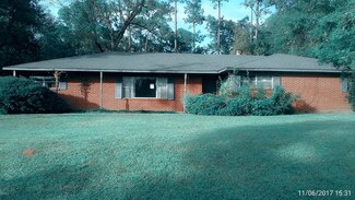 315 Border Ave W, Wiggins, MS 39577