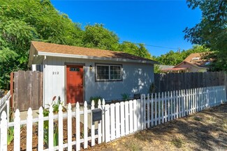212 W 17th St, Chico, CA 95928