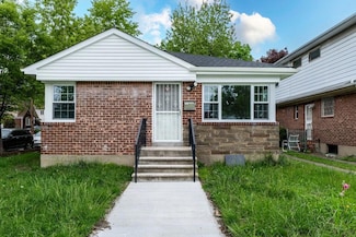 166-03 69th Ave, Fresh Meadows, NY 11365