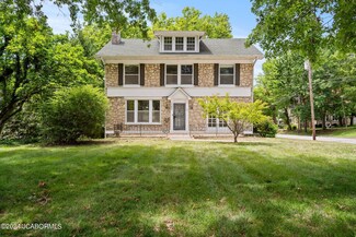 1202 Moreau Dr, Jefferson City, MO 65101