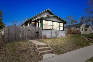 849 Center Point Rd NE, Cedar Rapids, IA 52402