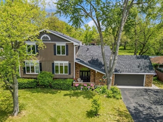 5873 Walnut Ave, Downers Grove, IL 60516