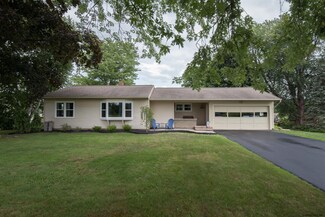 1471 van Hoesen Rd, Castleton On Hudson, NY 12033