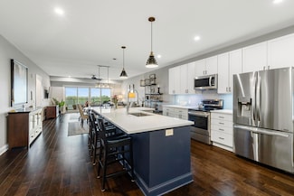 5317 Highpointe Lakes Dr Unit 404, Westerville, OH 43081