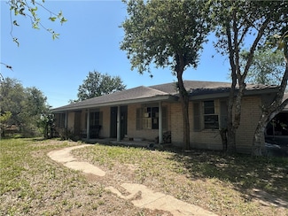 5851 Yucca Trail, Beeville, TX 78102