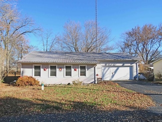 3634 E Conwell Dr, Monticello, IN 47960