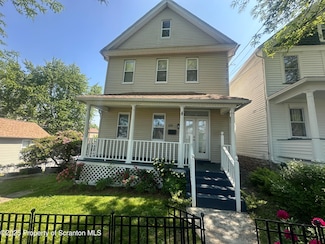 821 Maple St, Scranton, PA 18505
