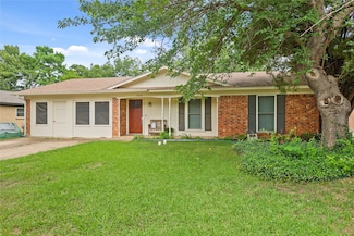 2028 Bowling Green St, Denton, TX 76201