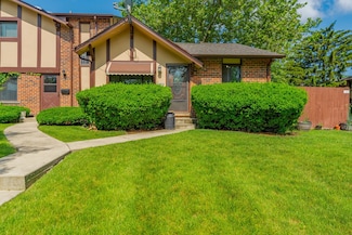 1S222 Danby St Unit 3, Villa Park, IL 60181