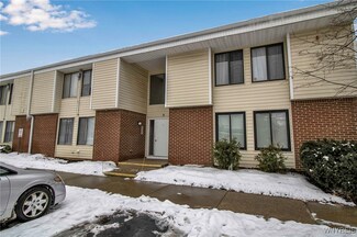 5 Southcreek Ct Unit B, East Amherst, NY 14051