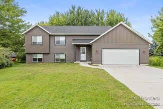 10427 Ottogan St, Holland, MI 49423