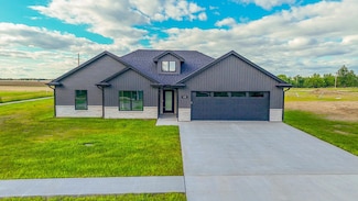 415 W Francis St, Sturgeon, MO 65284