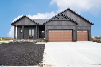 5852 James Dr W, West Fargo, ND 58078