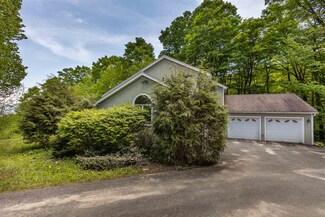 47 Benson Fuller Dr, Jamaica, VT 05343