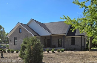 16185 Goddard Rd, Southgate, MI 48195