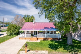 716 5th St SE, Sidney, MT 59270