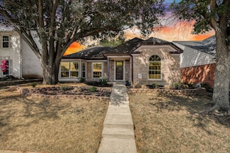 840 Chaparral Dr, Grand Prairie, TX 75052