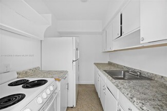 800 83rd St Unit 1, Miami Beach, FL 33141
