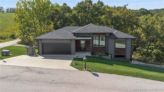 5 Deer Hollow Dr, Osage Beach, MO 65065