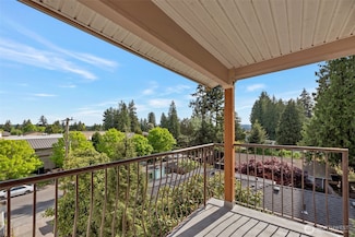 12050 15th Ave NE Unit 404, Seattle, WA 98125