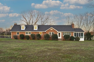 201 Sulphur Springs Rd, Shelbyville, TN 37160