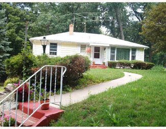 1221 Oak Ridge Dr, South Bend, IN 46617