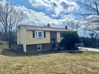 355 Brazil Ln, Johnstown, PA 15909