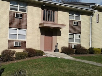 796-800 Brookridge Dr Unit 90, Valley Cottage, NY 10989
