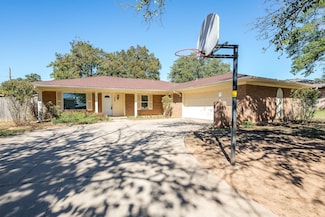 1046 Jan Lee Dr, Burkburnett, TX 76354